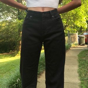 Black Levis 550 mom jeans